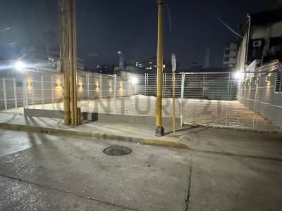 Calle cerca de Rico Pollo Regional Venta de Terreno, Valencia, Carabobo 2001, Venezuela