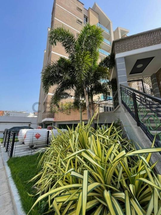 Los pinos Piedras pintada Titanium suites, Valencia, Carabobo 2001, Venezuela