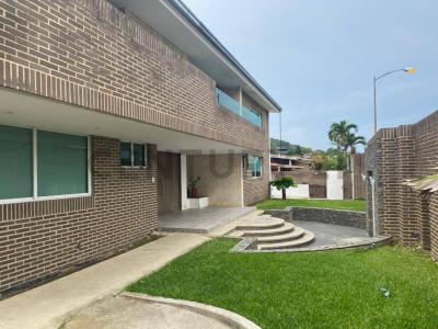 Calle 9 Casa Cumbres de Curumo, Caracas, Miranda 2001, Venezuela