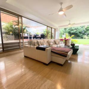 Calle 2 Planta Baja Duplex Campo Alegre, Caracas, Miranda 2001, Venezuela