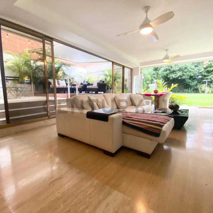 Calle 2 Planta Baja Duplex Campo Alegre, Caracas, Miranda 2001, Venezuela