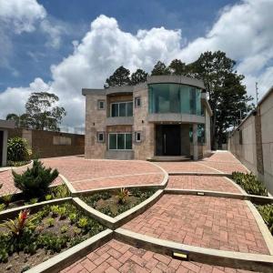 Urb.  Club de Campo. Calle Roraima Parcelamiento Zona A, San Antonio De Los Altos, Miranda 1204, Venezuela