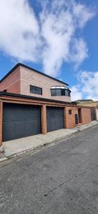 Principal Casa de dos niveles amplia terraza y áreas sociales Urb Parque el Retiro San Antonio de Los Altos, San Antonio De Los Altos, Miranda 00001, 委內瑞拉