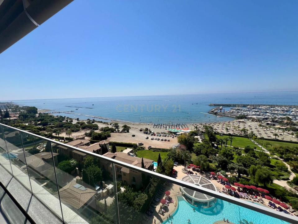 Agios Tychonas, Chipre