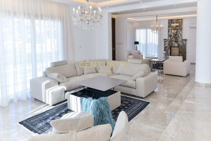 Agios Tychonas, Chipre