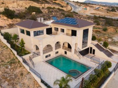 Mesa Geitonia, Cyprus