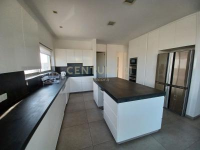 Mesa Geitonia, Cyprus