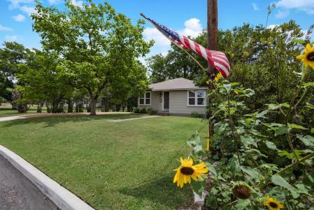 305 S Bowie, Fredericksburg, Texas 78624, HOA KỲ