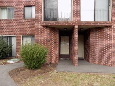 279 Redstone Hill Road Apt 68, Bristol, Коннектикут 06010, Соединенные Штаты