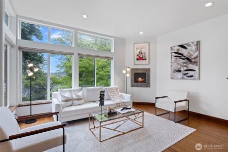 566 Mcgraw Street, Seattle, Washington 98109, USA