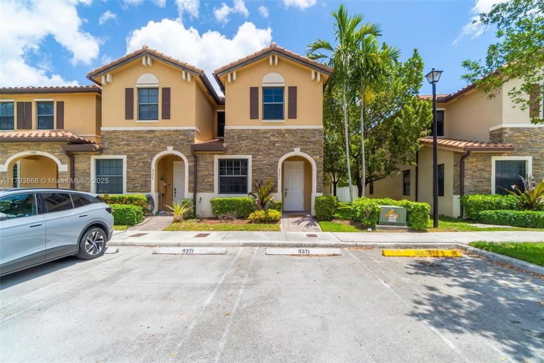 9371 W 33rd Ave, Hialeah, Florida 33018