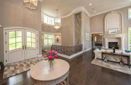 12993 Oak Brook Drive, Urbandale, Iowa 50323