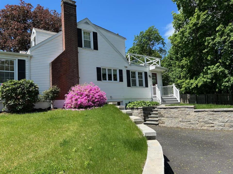 8 Van Siclen Dr, Poughkeepsie, New York 12601, Amerika Birleşik Devletleri