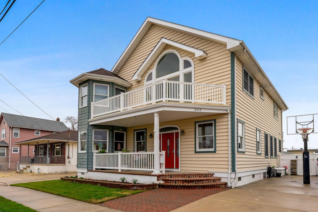 203 W Morning Glory Road, Wildwood Crest, New Jersey 08260-1307