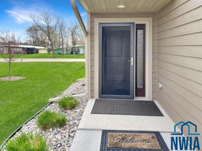 306 Prairie Bluff Dr, Sergeant Bluff, Iowa 51054