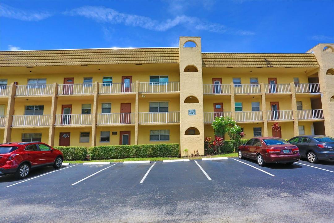 8225 Sunrise Lakes Blvd #305, Sunrise, פלורידה 33322, ארצות הברית של אמריקה