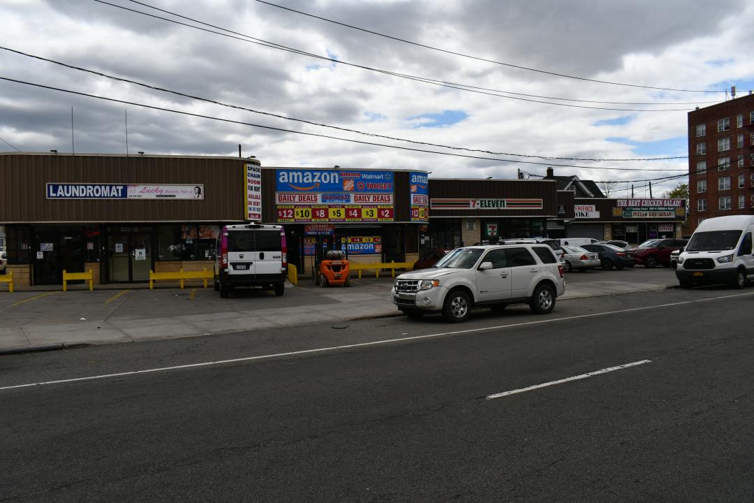 225-02-06-08-10-12-14 Jericho Turnpike Unit #8, Bellerose, Nueva York 11101, Estados Unidos