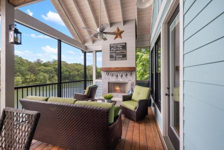 137 Kilmoore Lane, Hayesville, North Carolina 28904