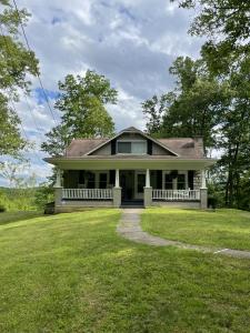 157 Hawks Nest Road, Ansted, WV 25812, USA