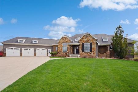 2492 55th Street, Vinton, Iowa 52349