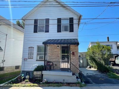 11 Weir Lane, Wilkes-Barre-, Pennsylvania 18705, USA