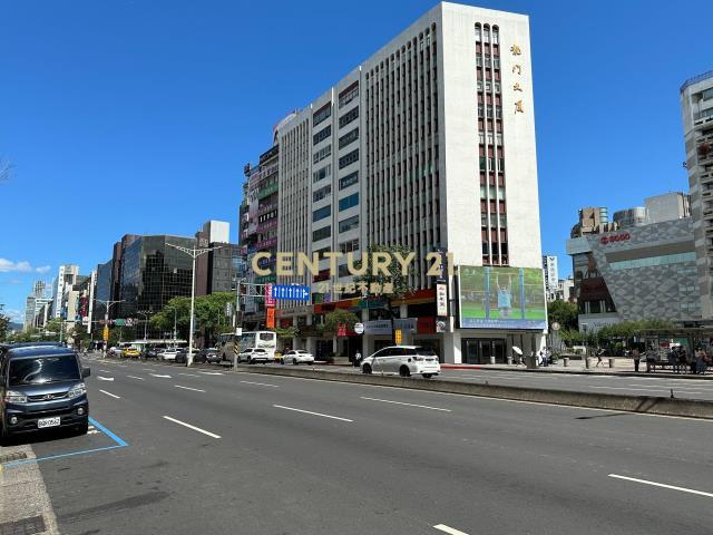 忠孝東路四段, Da'an Dist., Taipei 106, Taiwan