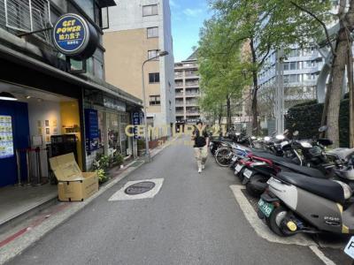 忠孝東路四段, Xinyi Dist., Taipei 110, Taiwan