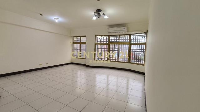 仁愛路, Yingge Dist., טאיפיי החדשה 239, טיוואן