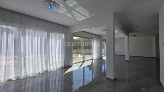 Agios Tychonas, Chipre