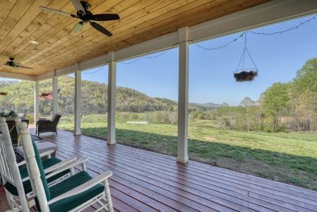 1735 Downings Creek Road, Hayesville, North Carolina 29804
