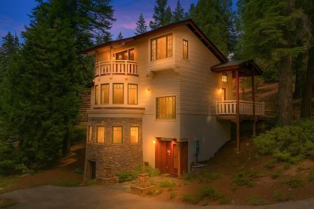7475 Henness Circle, Yosemite West, California 95389