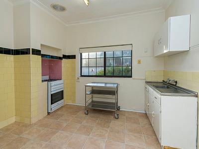 207 Knutsford Avenue, Kewdale, WA 6105, Australia