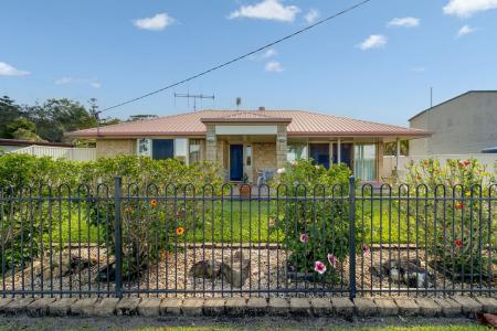 8 Esplanade, Maaroom, QLD 4650, Австралия