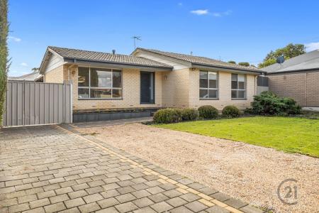 4 Nash Crescent, Morphett Vale, SA 5162, Australia