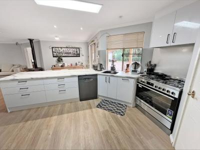 6 Oceanic Close, Leschenault, WA 6233, Australia