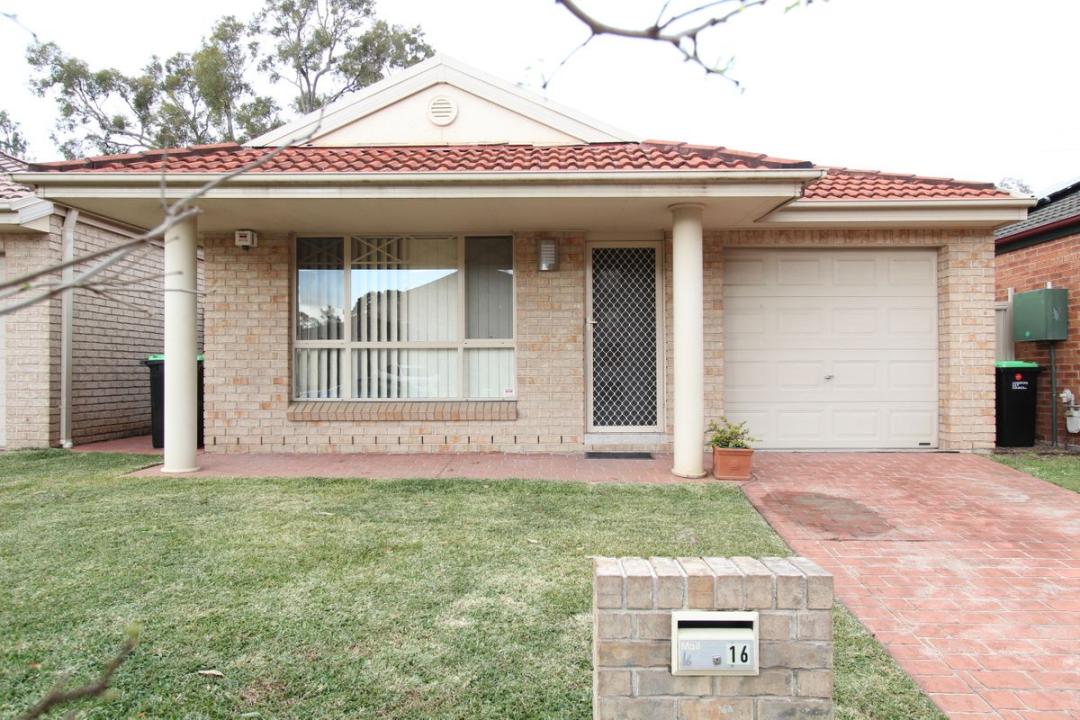 16 Sandover Court, Wattle Grove, NSW 2173, Australia