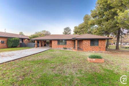 11 Glenhaven Avenue, Parkes, NSW 2870, Austrália