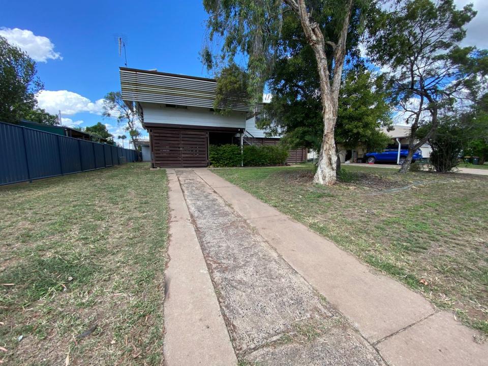 10 Barraclough Crescent, Moranbah, QLD 4744, 澳洲