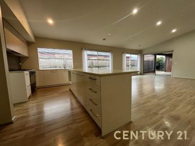 24 Curved Trunk Road, Officer, VIC 3809, Austrália