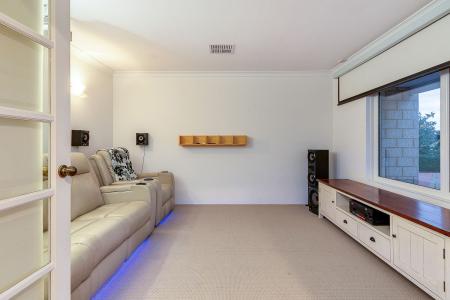 10 Gunn Pass, Kinross, WA 6028, Australia