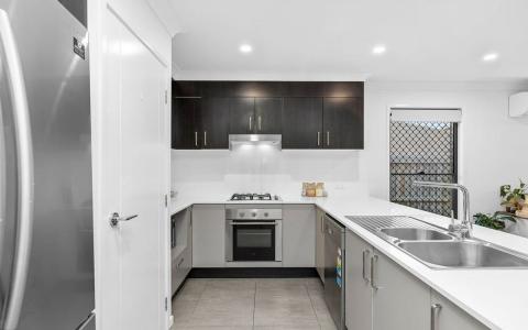 68 Brockman Drive, Upper Kedron, QLD 4055, Австралия