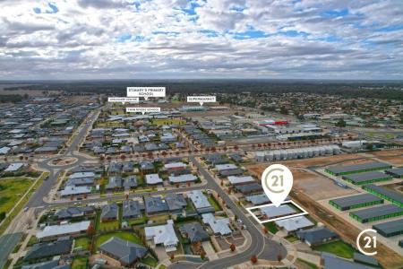 32 Maker Parade, Echuca, VIC 3564, Australia