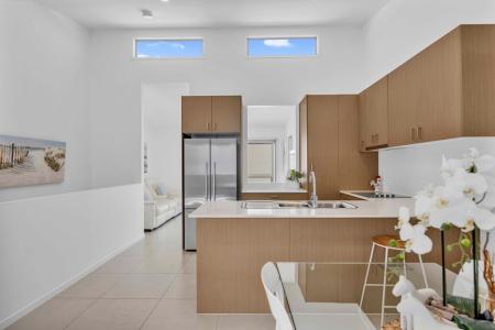 2/226-228 David Low Way, Peregian Beach, QLD 4573, Australia