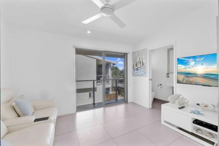 2/226-228 David Low Way, Peregian Beach, QLD 4573, Australia