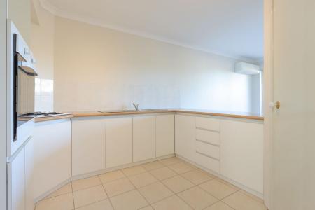 11/4 Marlo Place, Waikiki, WA 6169, Australia