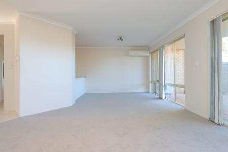 11/4 Marlo Place, Waikiki, WA 6169, Australia