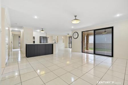 43 Fairfield Avenue, Norman Gardens, QLD 4701, Austrália