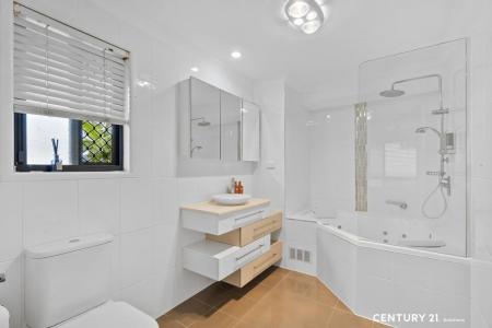 43 Fairfield Avenue, Norman Gardens, QLD 4701, Austrália