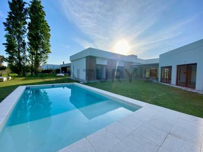 148 y 472 LOMAS DE CITY BELL 600, La Plata, GBA Sur 00001, Argentina