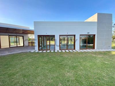 148 y 472 LOMAS DE CITY BELL 600, La Plata, GBA Sur 00001, Argentina